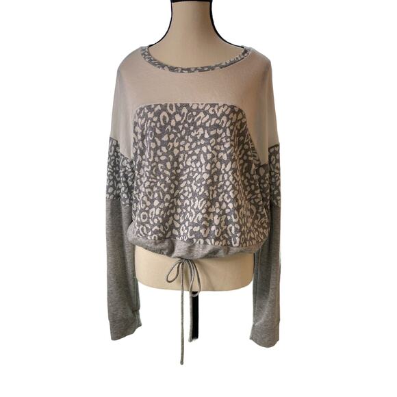 Moa Moa Women’s white leopard pull over Top - Picture 1 of 7